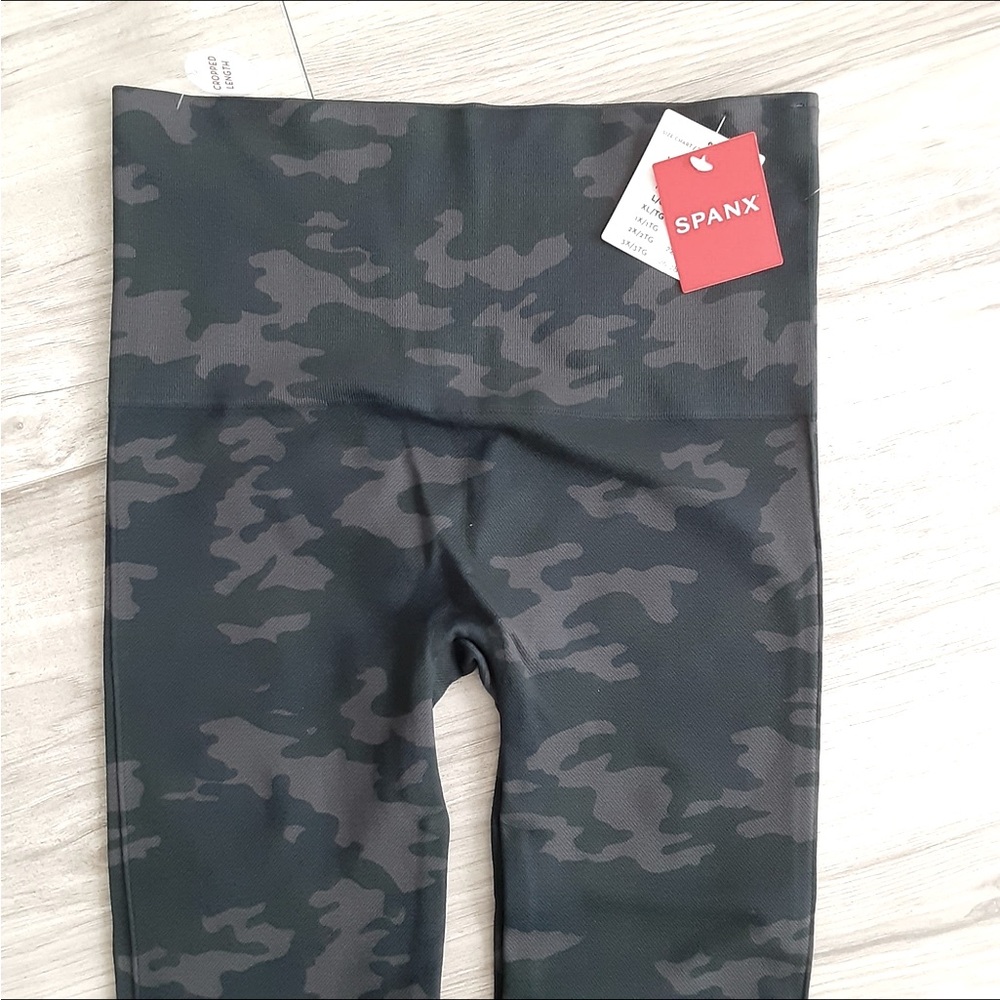 SPANX Camo Women Leggings ( M ) - Picture 5 of 7